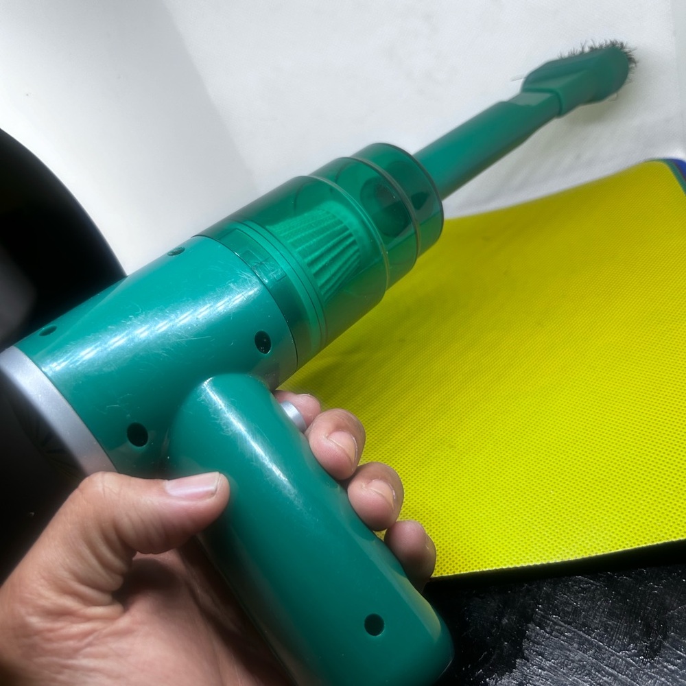 Green Handheld Electric Duster